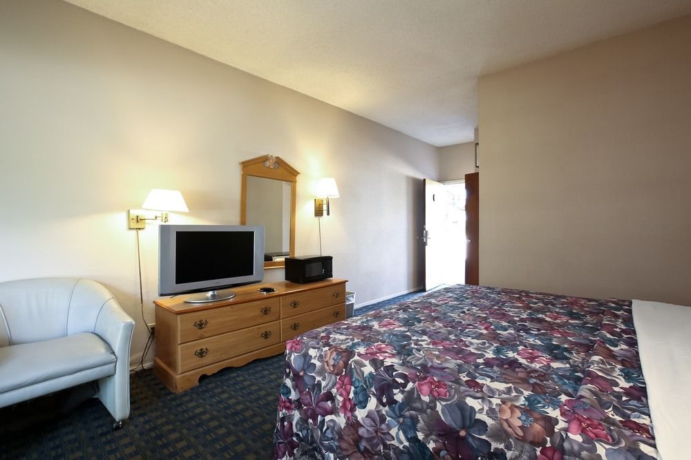 Sideways Hotel